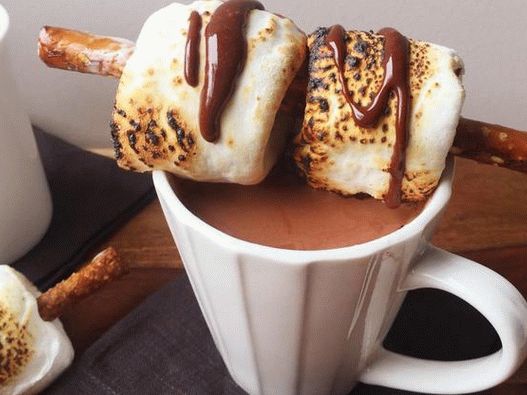5 gurmanskih prelivov z vročo čokolado