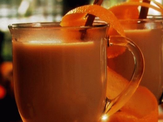 Fotografija pomarančnega čaja z začimbami