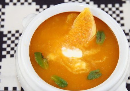 Kremna pomarančna juha