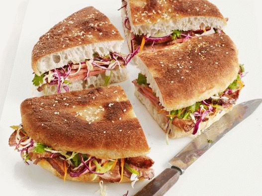 Foto Bing z govedino in sezamovim semenom