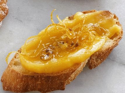 Fotografija Bruschetta z marmelado iz limoninega janeža