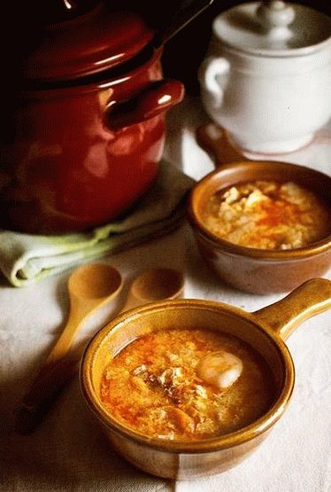 Foto česnova krušna juha
