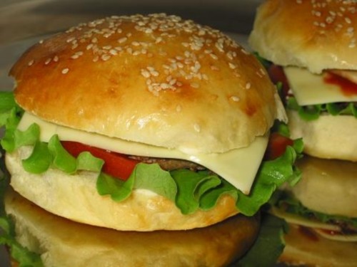 Domači cheeseburgerji