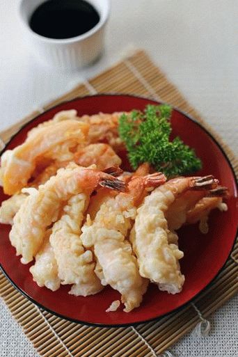 Foto kozice v testo tempura z omako