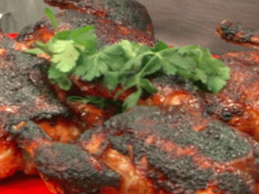 Foto piščanec z začimbami Garam Masala v javor-tamarindski glazuri
