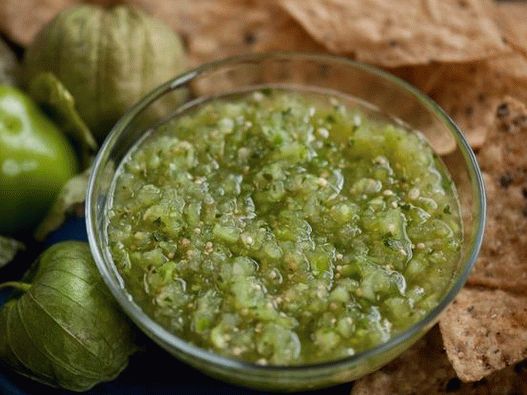 Zelenjavna fizalisa omaka salsa (salsa verde)