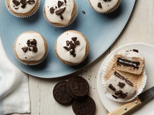 Fotografija muffinov iz sladoleda in čokolade