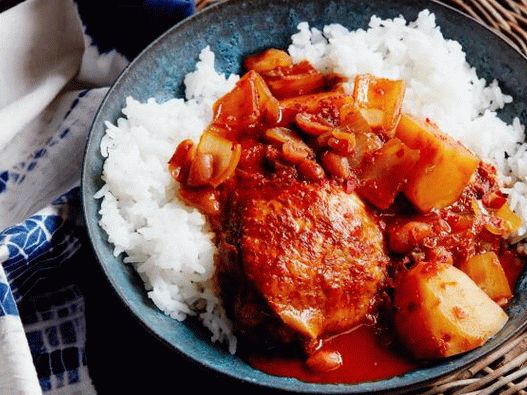 Foto Massaman curry s piščancem in krompirjem