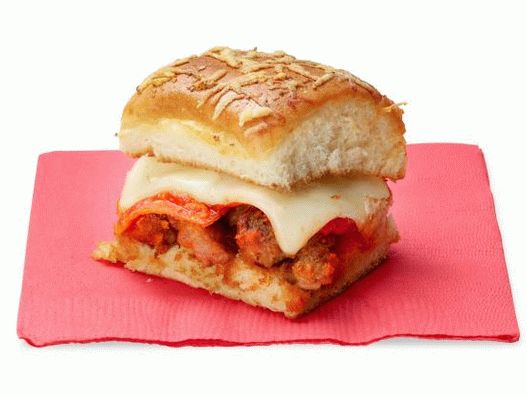 Foto mini sendviči z mletim mesom in feferonijem
