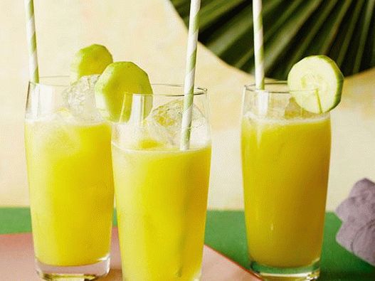 Foto hladilnik kumare-ananasa tequila