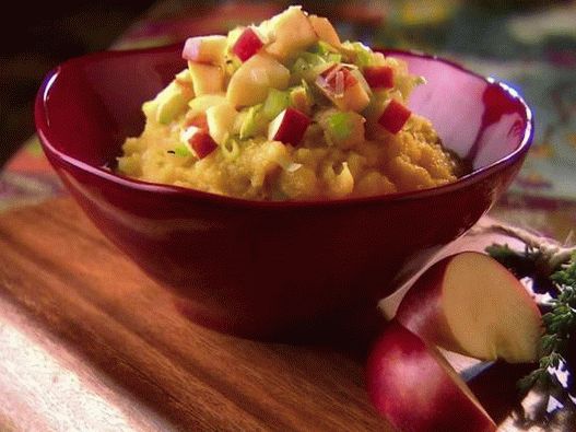 Bučni pire s pečenim česnom in timijanom