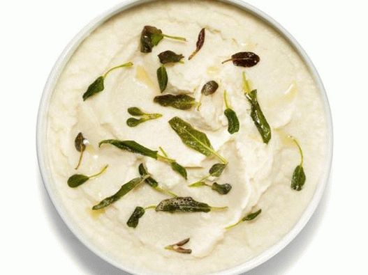 Pire iz cvetače z žajbljevim oljem