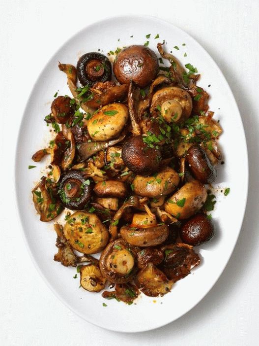 Pečene gozdne gobe v pečici