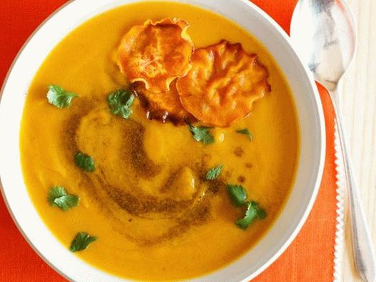 Sladka krompirjeva in jabolčna in kari sladica juha