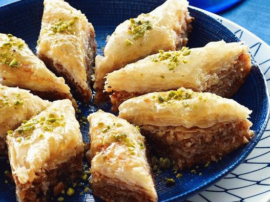 Foto grška Baklava iz filo peciva s pistacijami