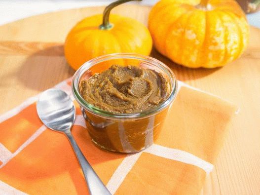 Foto začinjena bučna osnova za latte kavo