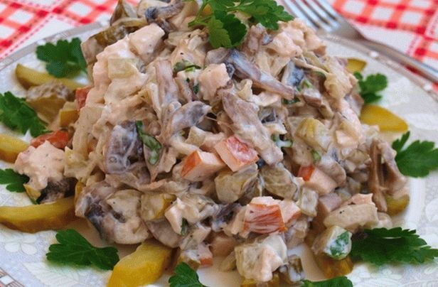 Mesna solata z gobami