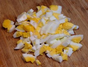 Mesna solata z gobami