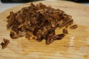 Mesna solata z gobami