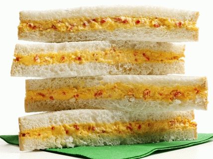 Foto sendviči s sirom in pimento poprom