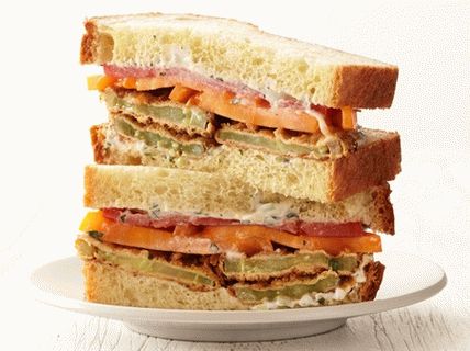 Foto sendviči z ocvrtimi zelenimi paradižniki