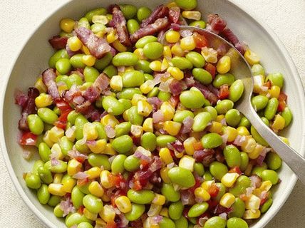 Fotografija Edamame Bean Sauté s koruzo in slanino