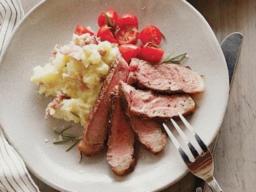 Foto Steak Porterhouse z rožmarinom in česnom na žaru