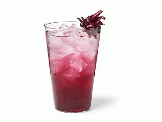Foto vodka s tonikom z okusom hibiskusa in limete