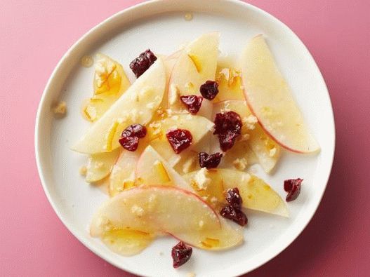 Foto jabolčna solata z oranžno konfiguracijo