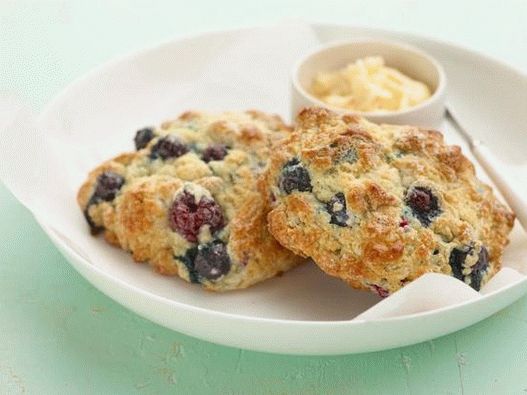 Foto berry scones z oranžno-medeno olje