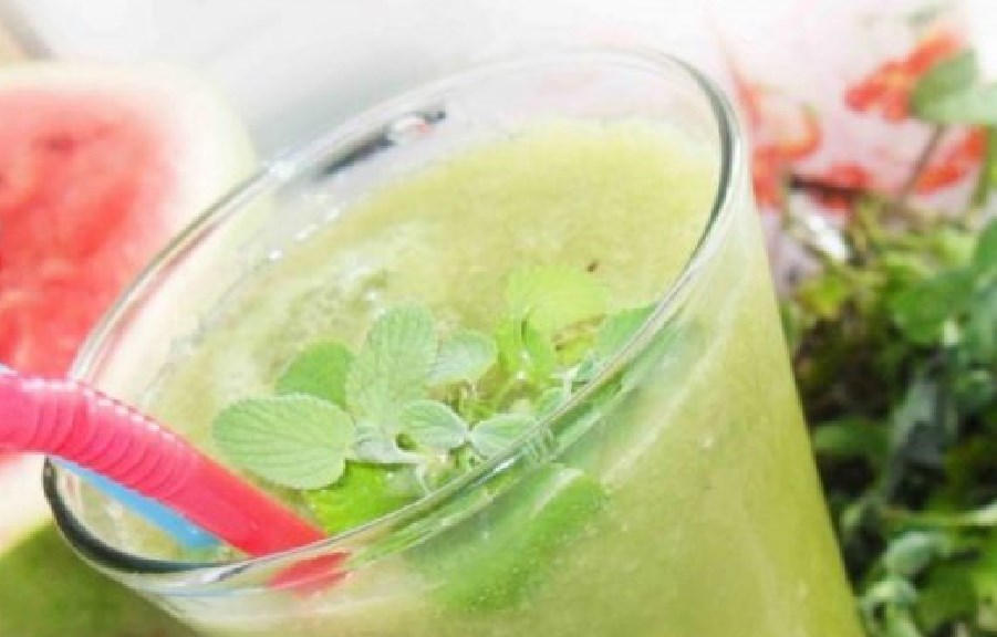 Zeleni smoothie z limono