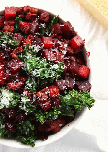 Fotografija pese in pečene krompirjeve pečenke